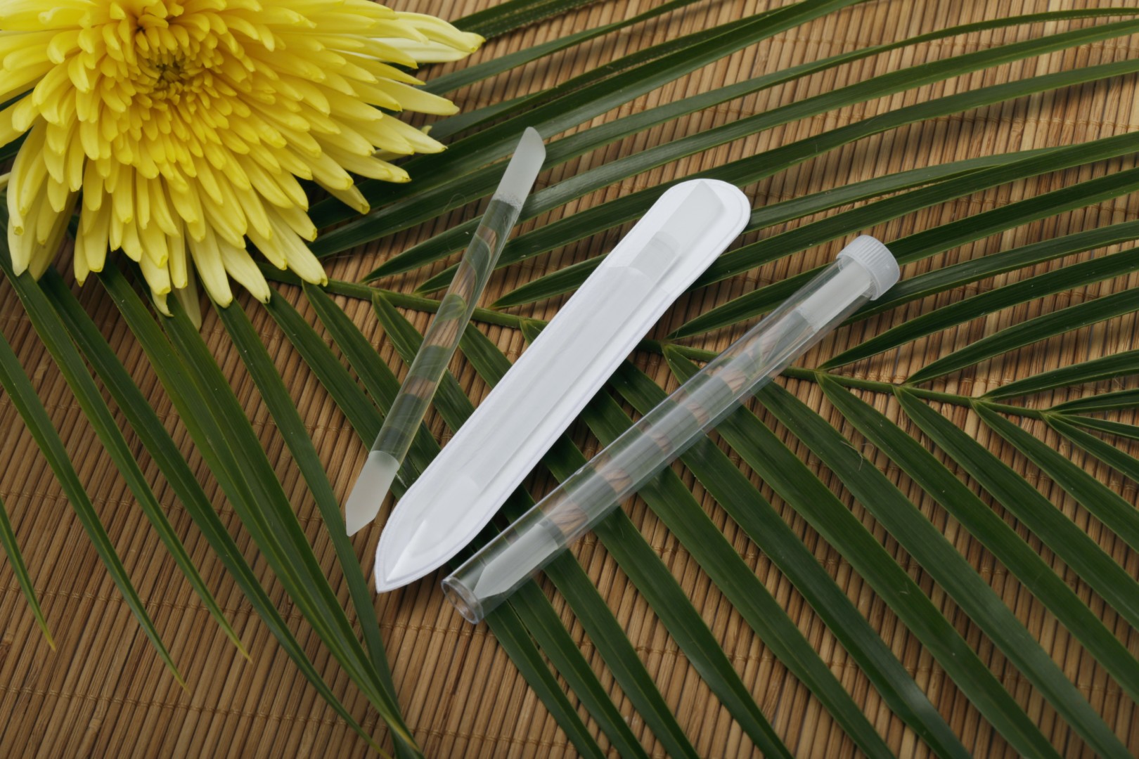 Repousses-cuticules in étuis